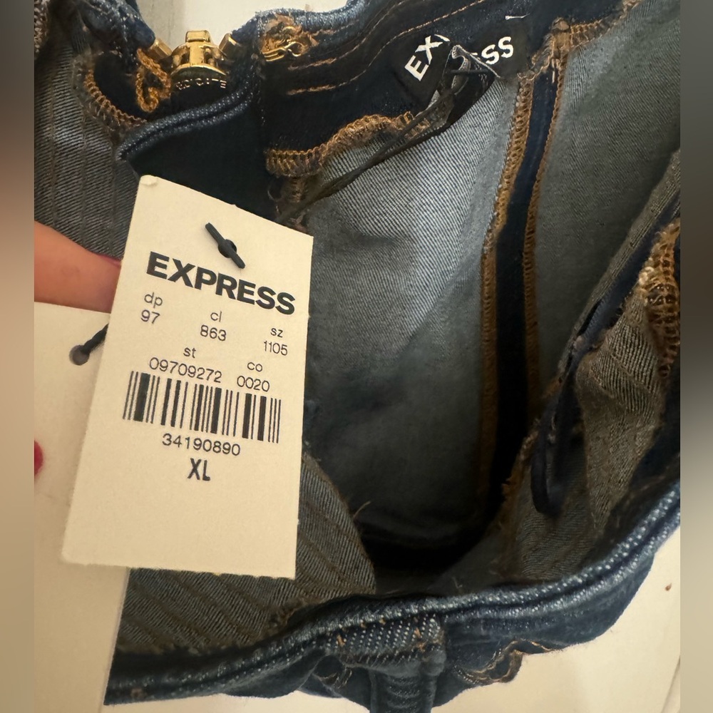 Express woman’s denim crop top - Picture 3 of 4